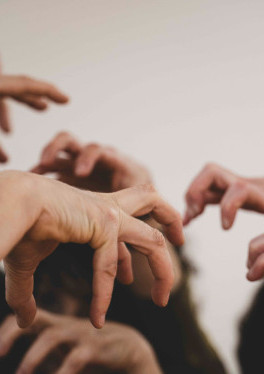 AULA DE DANZA DO CAMPUS DE OURENSE. UVIGO / CÍA. DE DANZA USC / AULA DE DANZA DA UDC / A CASA VELLA DANZA
